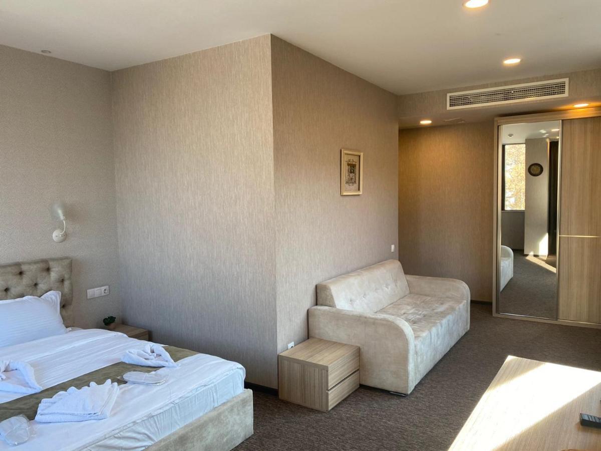 Tbt Hotel Tbilisi Luaran gambar