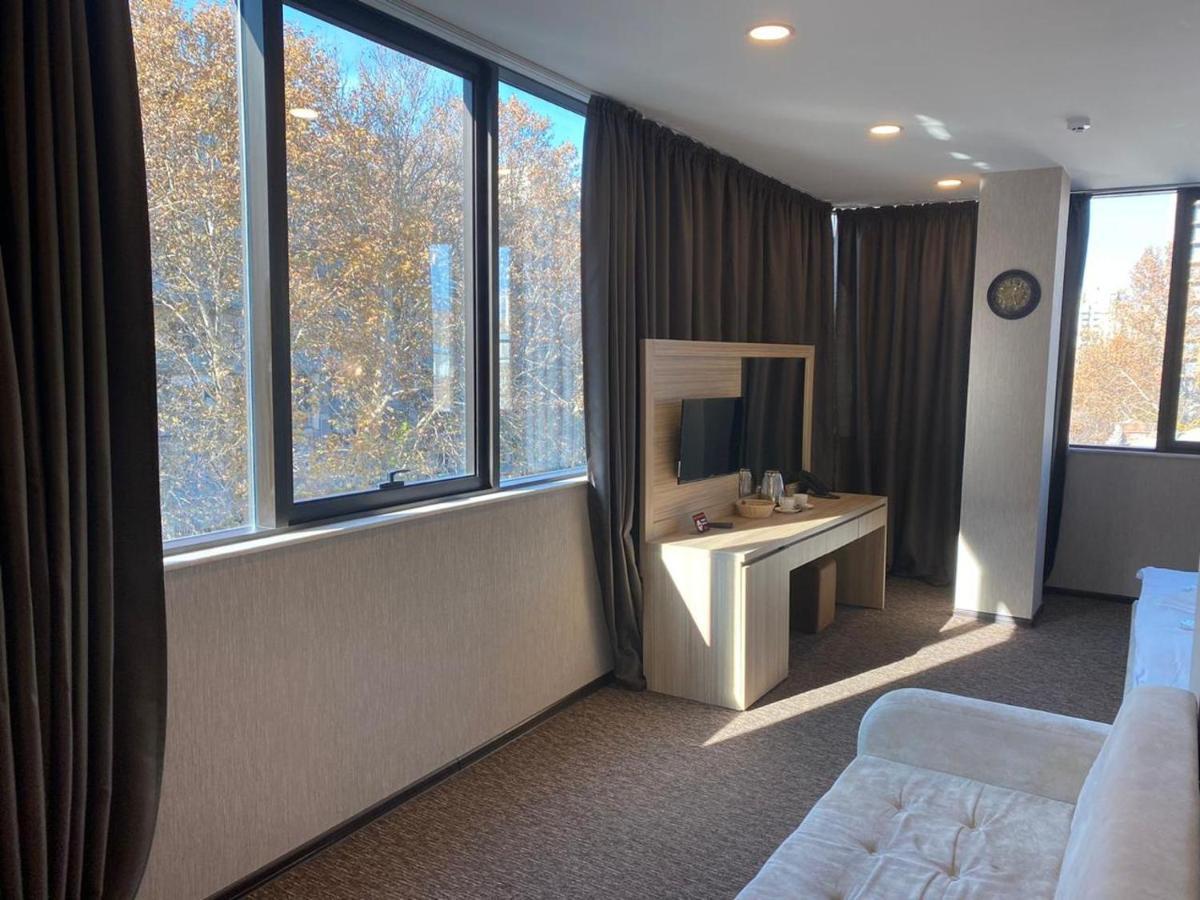 Tbt Hotel Tbilisi Luaran gambar